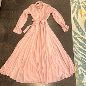 Missvalle Elegant Pink Maxi Dress with Ruffle Details